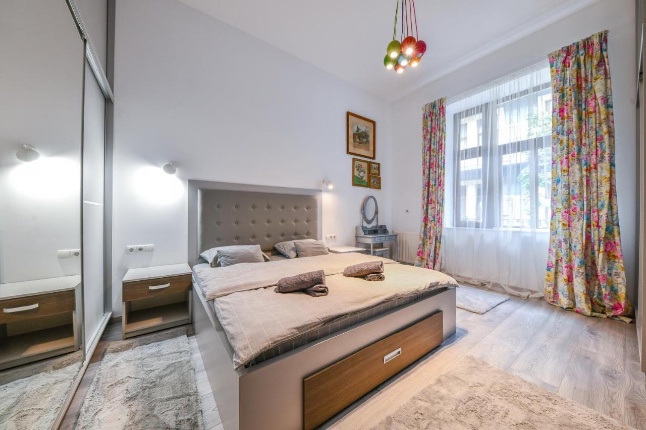 Glam Apartment Cluj-Napoca Extérieur photo